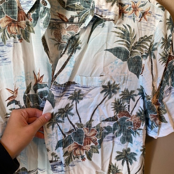 100% Rayon Tropical Hawaiian Button Down Shirt - Picture 2 of 6
